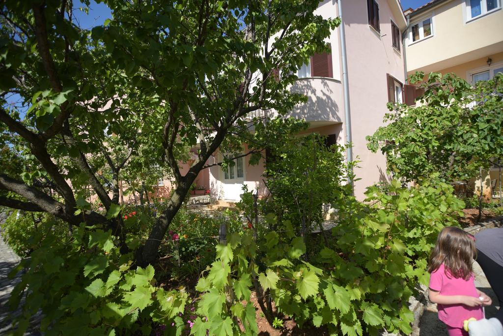 Apartments Vitkovic Cres Εξωτερικό φωτογραφία